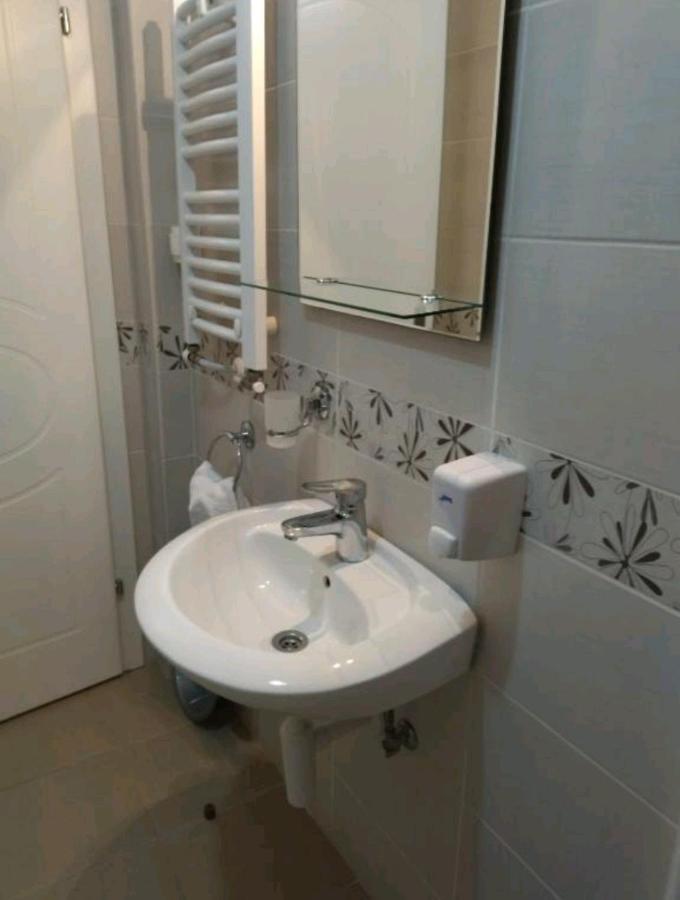 Royalwings Apartman Jagodina Ngoại thất bức ảnh