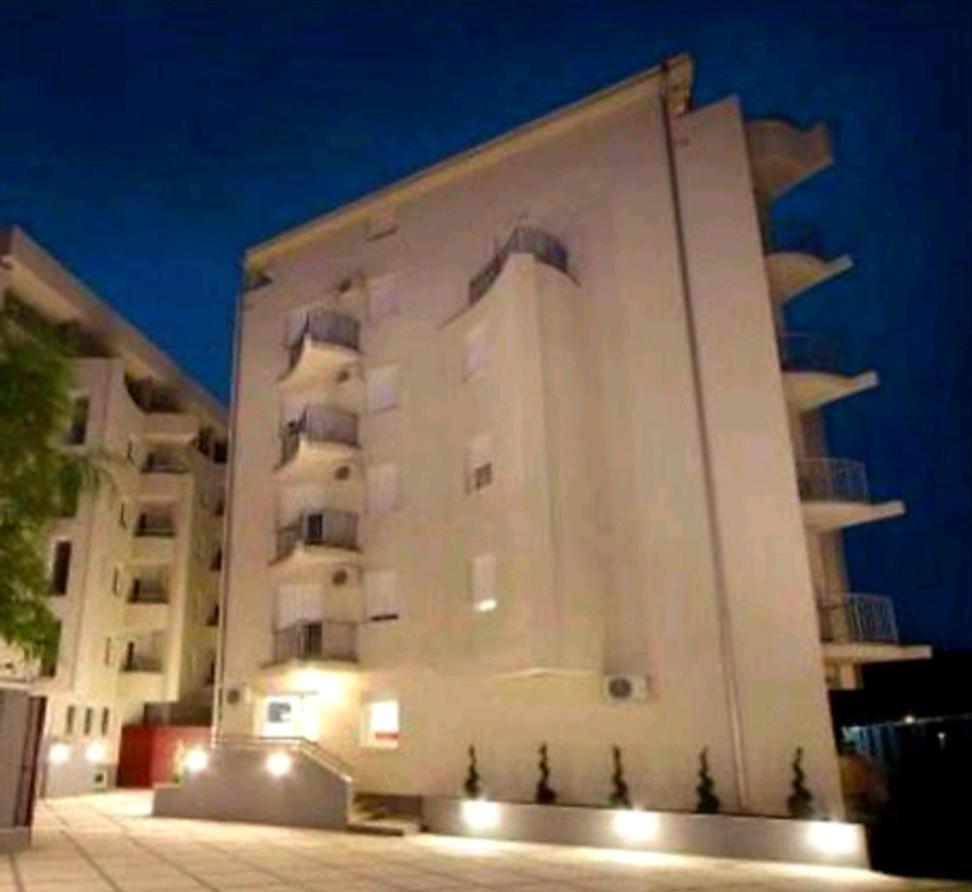 Royalwings Apartman Jagodina Ngoại thất bức ảnh